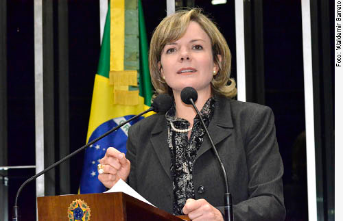 Senadora Gleisi Hoffmann (PT-PR) comemora controle da inflação pelo governo