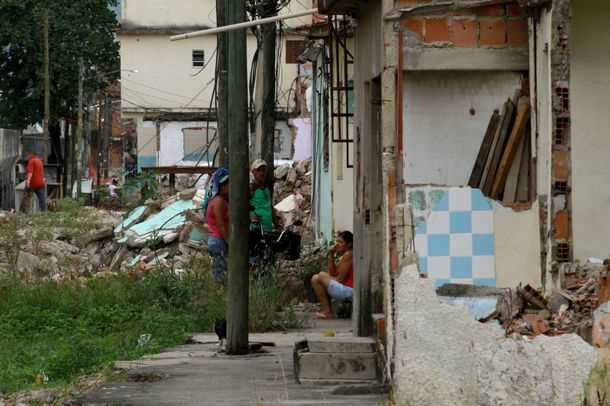 Novos locais de moradia dos indenizados podem ser destruídos para dar lugar às obras do PAC. Fotos: Douglas Shineidr / Jornal do Brasil