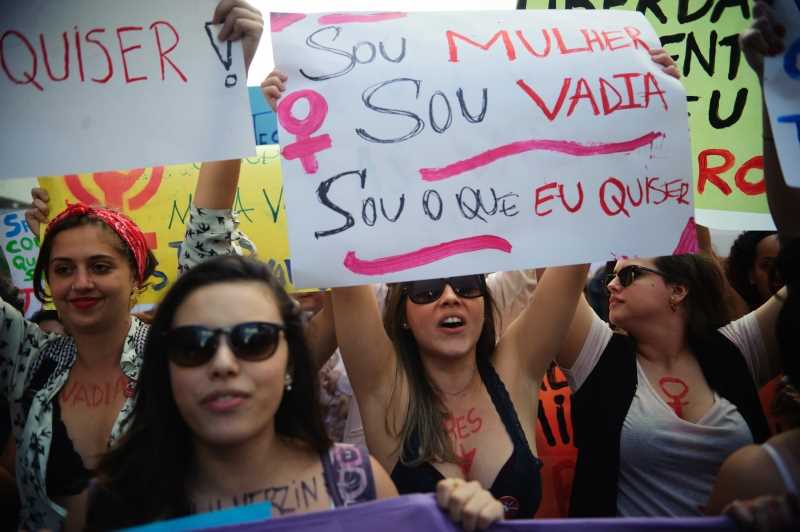 Com o tema Quebre o Silêncio, a terceira edição da Marcha das Vadias de São Paulo ocupou as ruas do centro da cidade incentivando as mulheres a denunciar a violência a que são submetidas