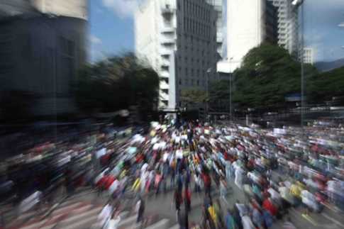 Nesta quarta-feira (19), mais de 10 mil pessoas saíram às ruas de Belo Horizonte