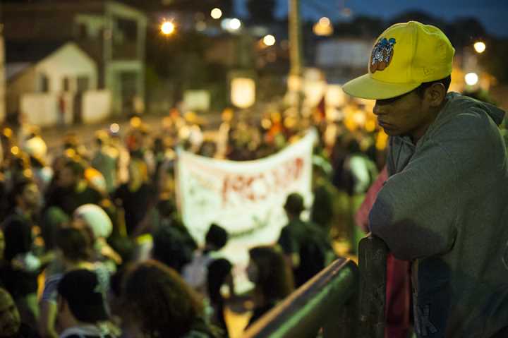 Concentração começou às 17h em frente ao posto de saúde da Vila Cruzeiro | Por Ramiro Furquim/Sul21