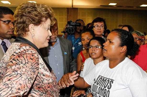 Presidenta se compromete em atender reivindicações de Rio dos Macacos. (Foto: Roberto Stuckert Filho/PR)
