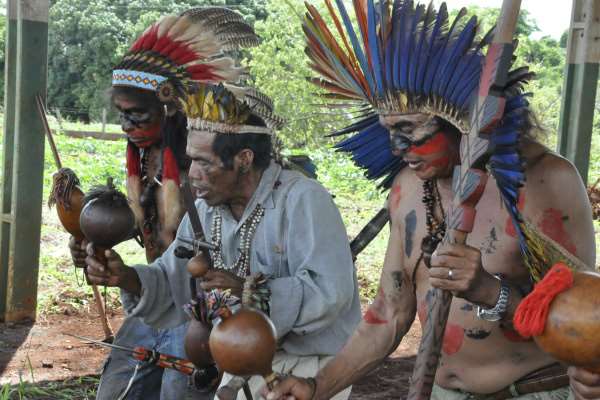 Famílias de indígenas ocuparam a fazenda Curral de Arame II, ao lado do acampamento Tekohá Ñu Verá. Cerca de 95 delas deverão permanecer no local que, segundo eles, está em processo de demarcação (Foto : Hedio Fazan)