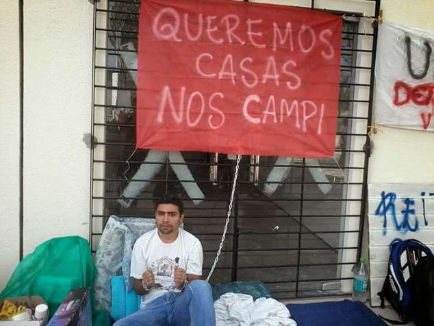 Acorrentado, Josemiro greve de fome por condições para os estudantes que precisam da Residência Universitária nos campi da UFMA