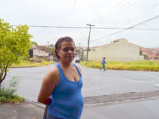 Rosiney Gonzaga foi obrigada a lacrar mochila em supermercado em Piracicaba (Foto: Fernanda Zanetti/G1)