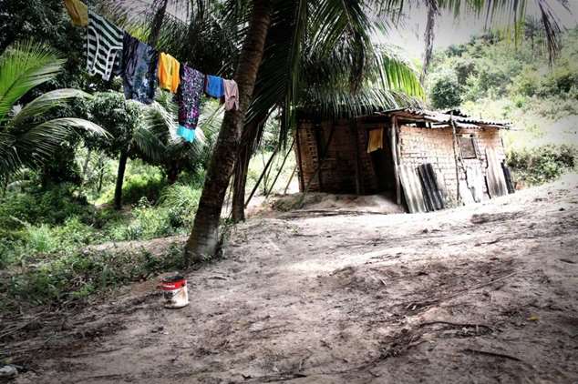 Moradias precárias e dificuldade de subsistência são problemas recorrentes em comunidades quilombolas. Foto: MPF/BA
