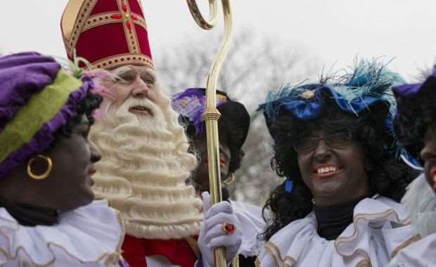 A polêmica ganhou força em outubro, quando uma acadêmica do Alto Comissariado da ONU para direitos humanos enviou uma carta ao governo holandês queixando-se que Zwarte Piet “reforça estereótipos negativos”