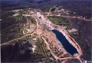 Mineração de ouro em Riacho dos Machados (MG)