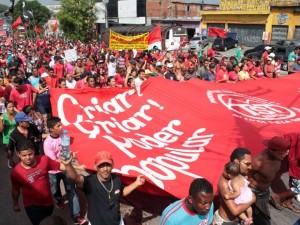 Manifestação na Avenida do M'Boi Mirim, na manhã desta quarta-feira (4) (Foto: Luiz Claudio Barbosa/Futura Press/Estadão Conteúdo)