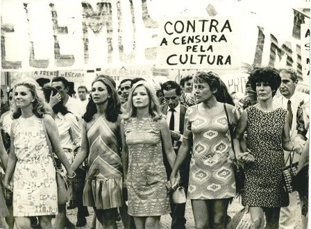 Protesto contra censura, em 1968. Na foto, Tônia Carreiro, Eva Vilma, Odete Lara, Norma Bengell e Ruth Escobar