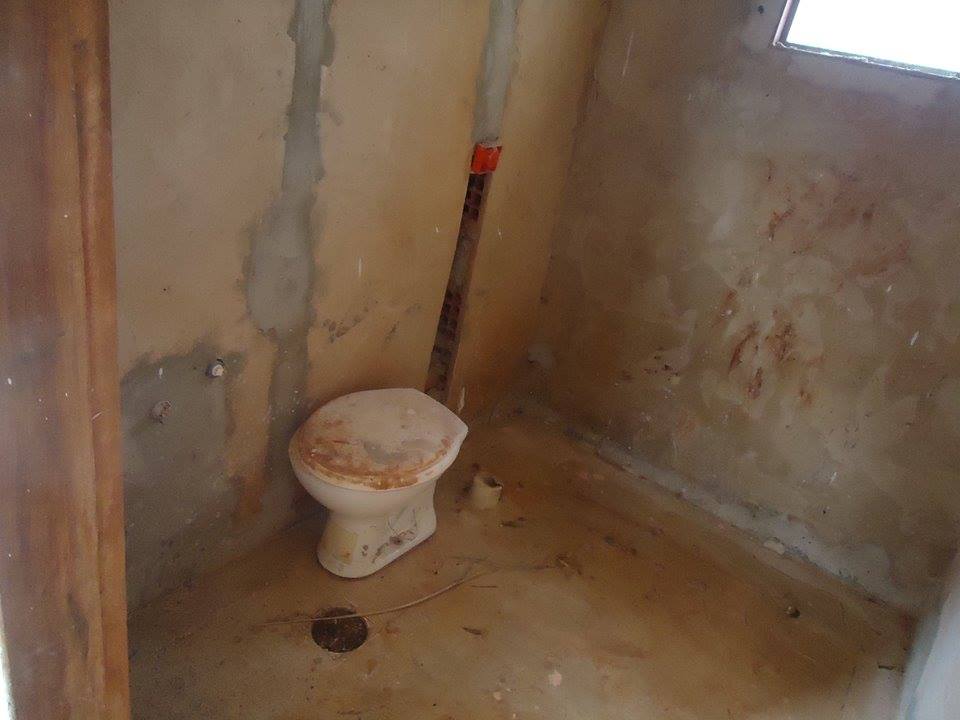 Banheiros inacabados