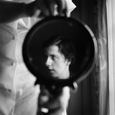 vivian_maier - mulher no espelho