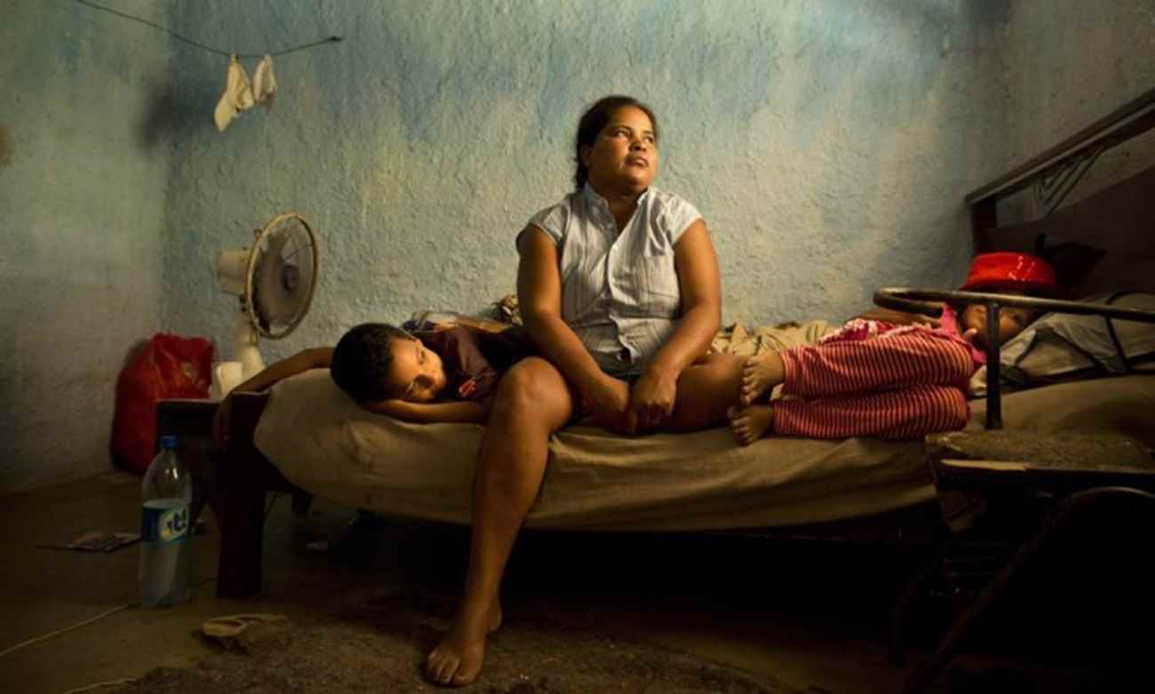 Na casa da família Ferreira, em Japeri, são cinco filhos, mas eles não recebem benefício social algum - Márcia Foletto / Agência O Globo
