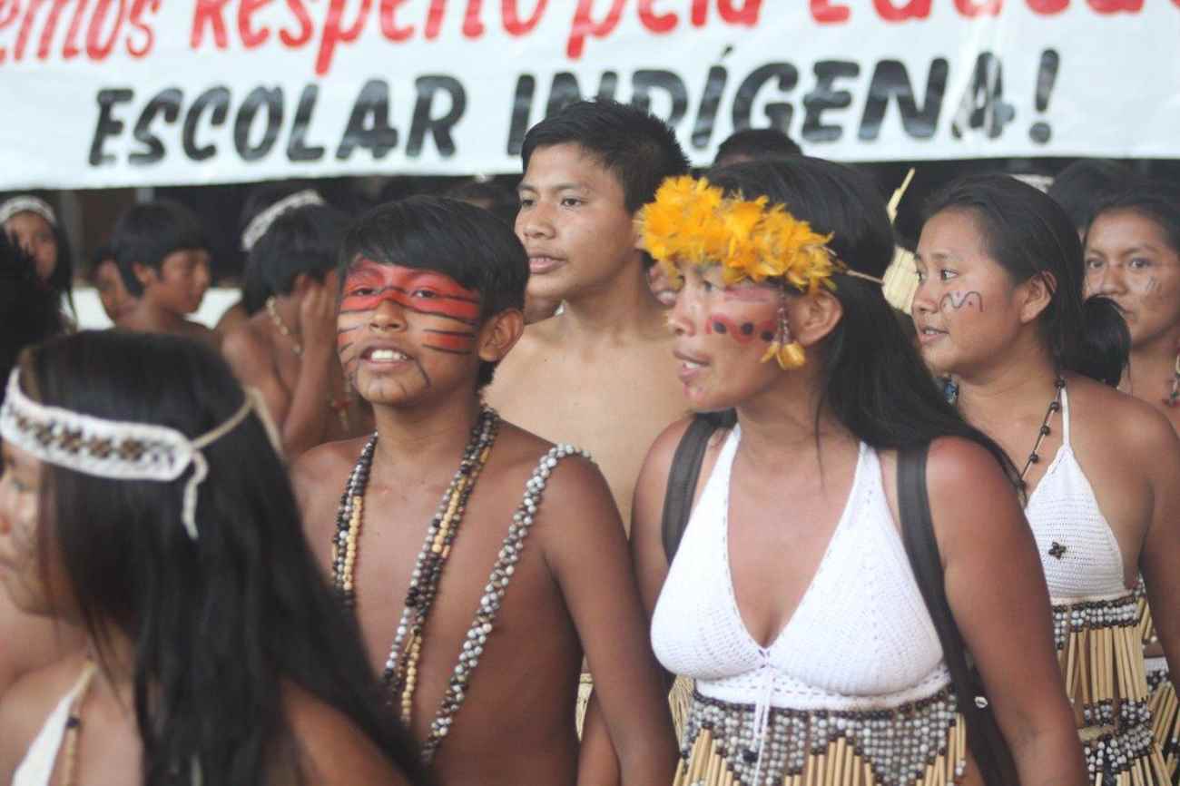 Mobilização pela Educação Escolar Indígena em Boa Vista -Roraima / Carlo Zacquini (IMC)