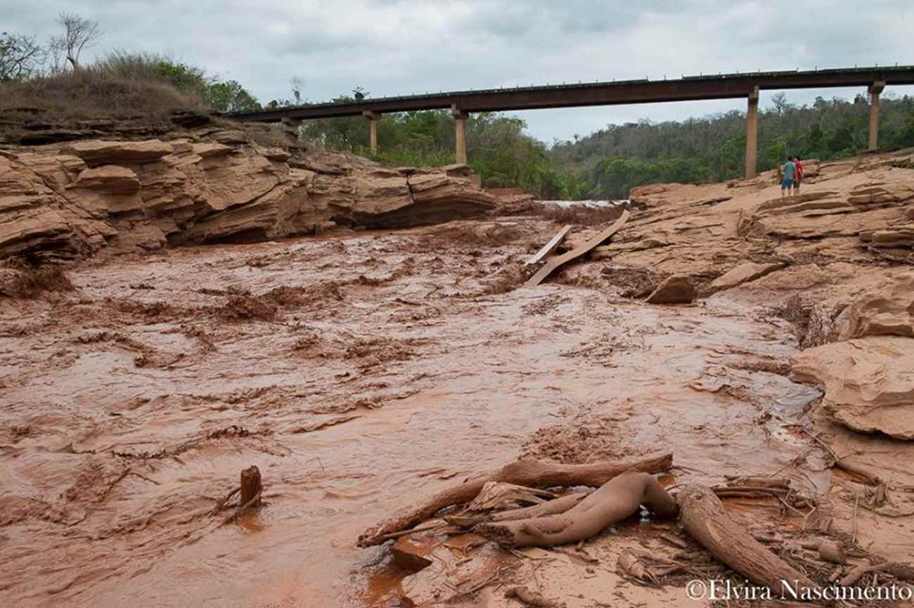 Desastre em parte mineira do Rio Doce - Crédito: Elvira Nascimento