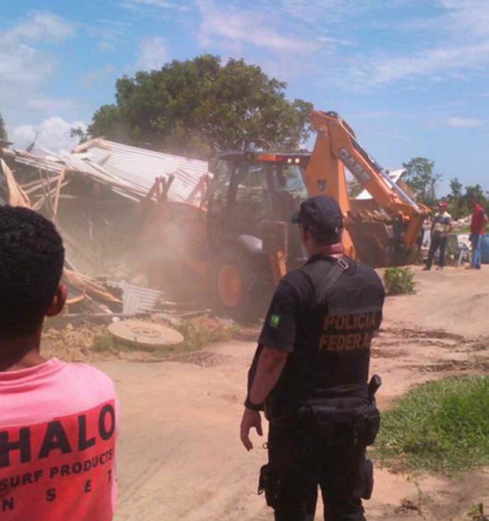 Polícia faz 'reintegração' em retomada Pataxó. Foto de Deusuleide Câmera