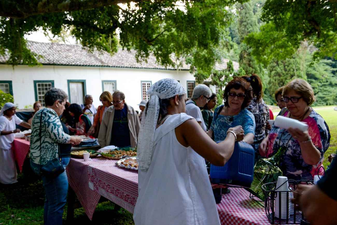 Se você desejar ser servido por uma pessoa negra vestida como uma escrava, você pode se hospedar na Fazenda Santa Eufrásia, em Vassouras, a 111 km do centro do Rio. Foto: Igor Alecsander