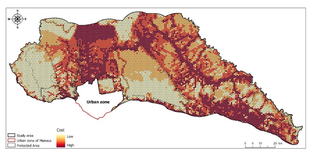 Figura 6. Área de planejamento sistemático, com superfície de custo baseada nas principais ameaças e contorno das áreas já protegidas.